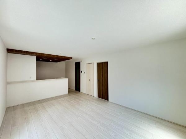 横須賀市粟田１丁目 戸建 ダイニングキッチン