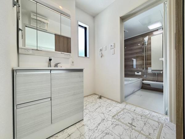 横須賀市粟田１丁目 戸建 脱衣所