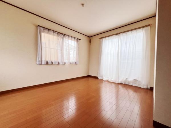 厚木市岡田２丁目 中古戸建 寝室