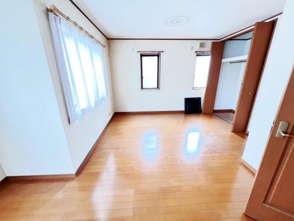 厚木市岡田２丁目 中古戸建 洋室