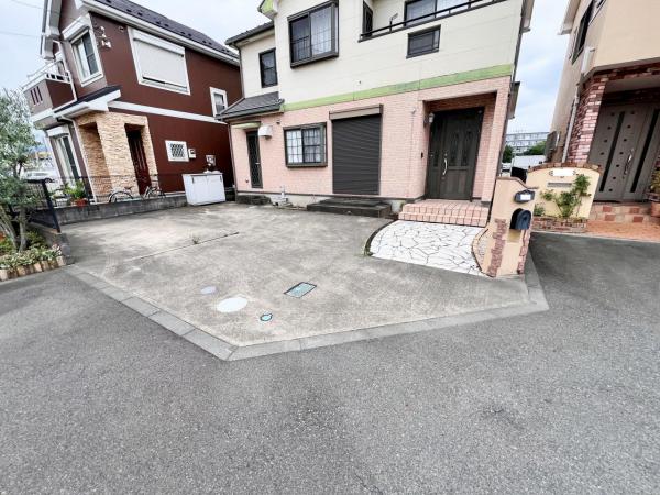 厚木市岡田２丁目 中古戸建 駐車場