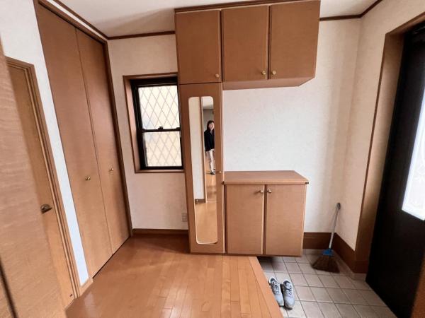 厚木市岡田２丁目 中古戸建 玄関