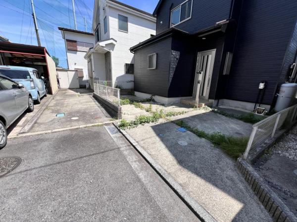 平塚市大神４丁目 中古戸建 前面道路含む現地写真