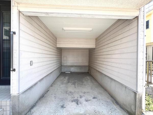 厚木市飯山南２丁目 中古戸建 駐車場
