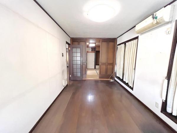 厚木市飯山南２丁目 中古戸建 リビングダイニング