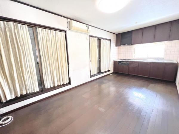 厚木市飯山南２丁目 中古戸建 リビング