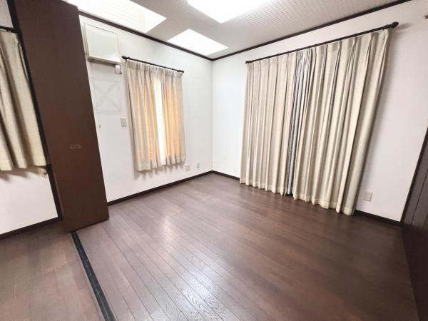 厚木市飯山南２丁目 中古戸建 洋室
