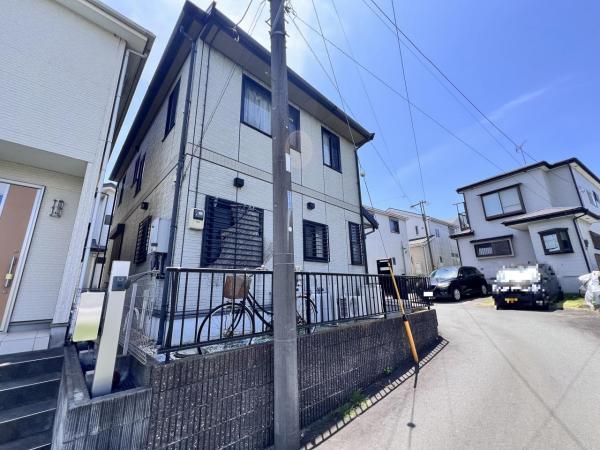 厚木市上依知 中古戸建 前面道路含む現地写真