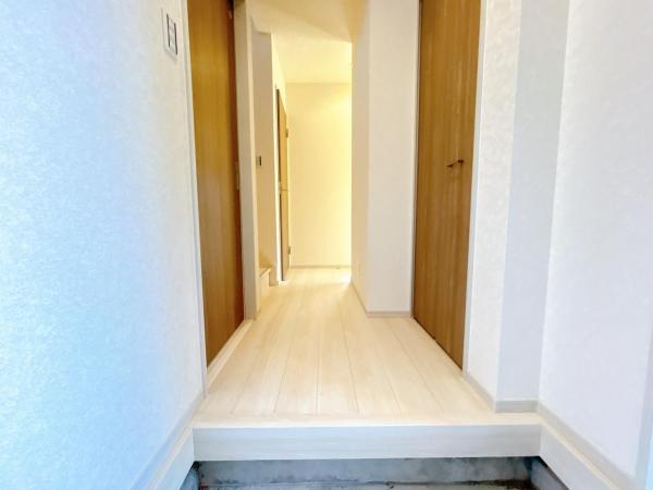 秦野市東田原25ーP1 玄関