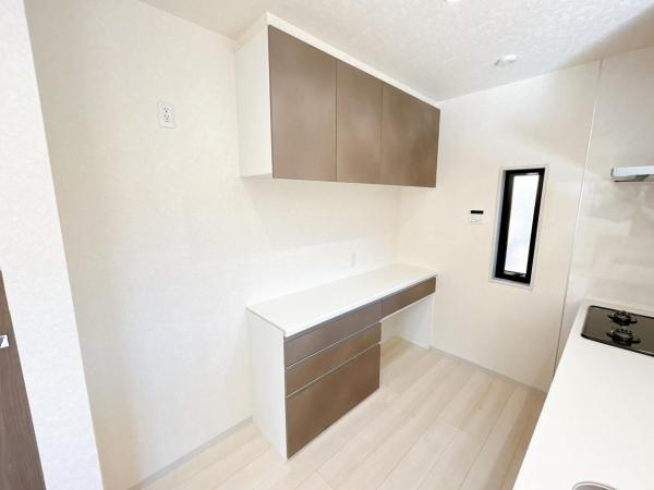 秦野市東田原25ーP1 収納