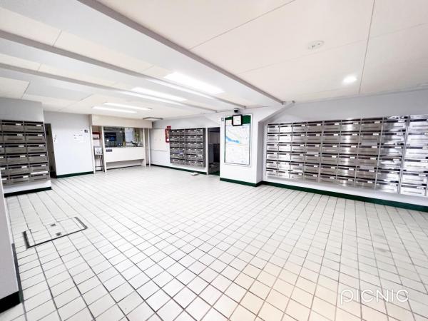 調布シュロス エントランスホール