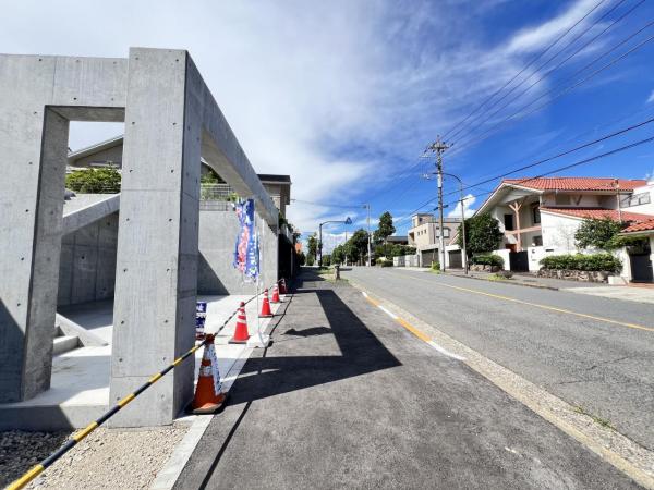 町田市つくし野２丁目 土地 前面道路含む現地写真