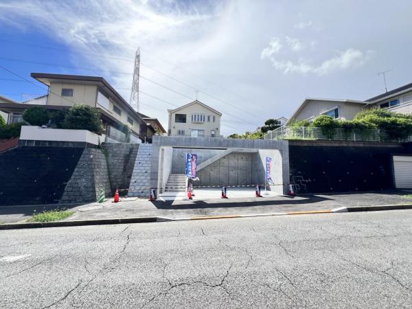 町田市つくし野２丁目 土地 前面道路含む現地写真