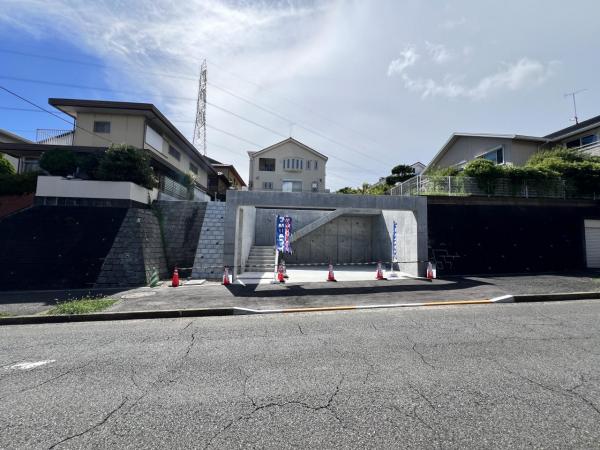 町田市つくし野２丁目 土地 前面道路含む現地写真