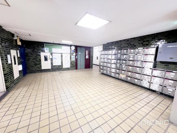 ライオンズマンション府中 エントランスホール