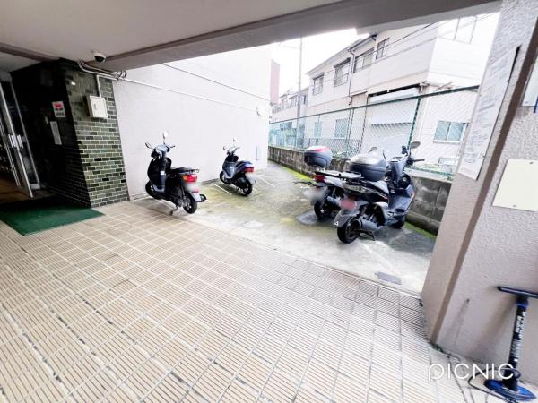 ライオンズマンション府中 敷地内駐車場