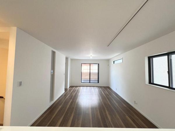 新築戸建 神奈川県横浜市磯子区滝頭２丁目 JR根岸線根岸駅 4,380万円