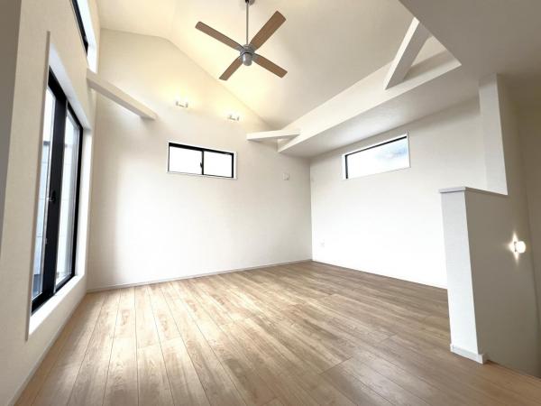 藤沢市片瀬海岸5期 リビングダイニング