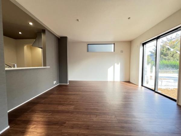 越谷市南町1期 リビングダイニング