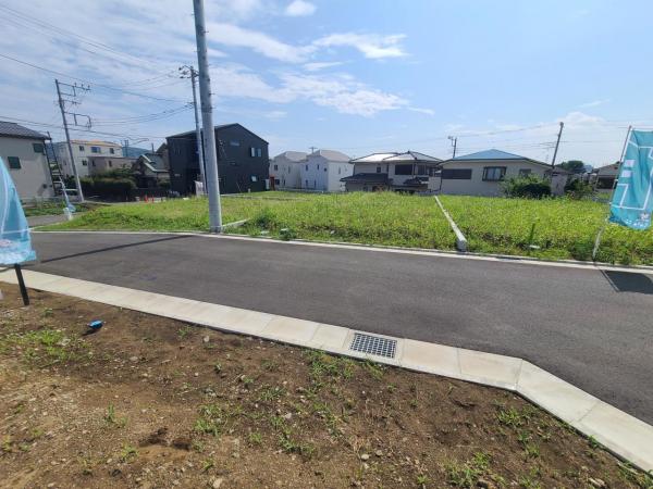 平塚市南原３丁目 土地 前面道路含む現地写真