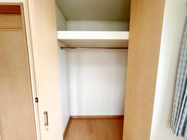 秦野市南が丘４丁目 中古一戸建 収納
