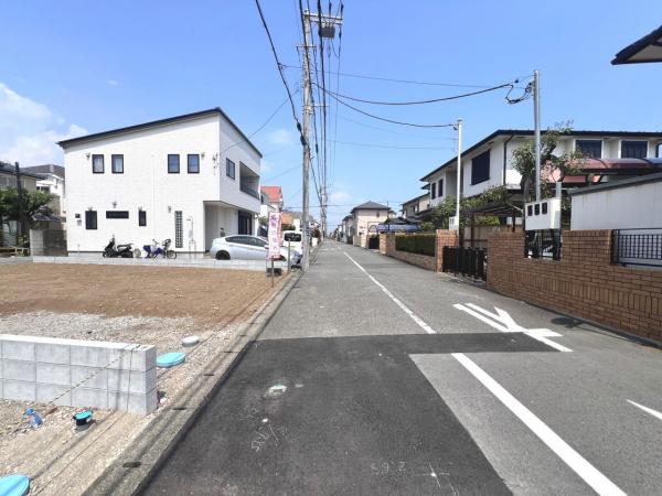 平塚市花水台 土地 前面道路含む現地写真