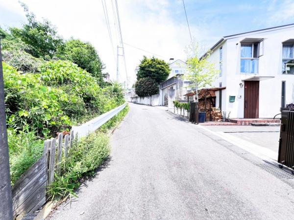 宇都宮市山本３丁目 中古戸建 前面道路含む現地写真