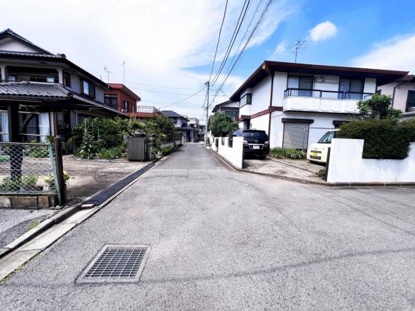 宇都宮市雀の宮４丁目 中古戸建 前面道路含む現地写真