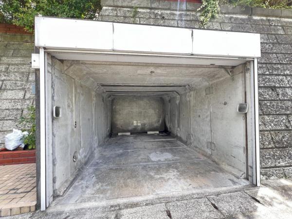 川崎市麻生区王禅寺東３丁目 中古戸建 駐車場