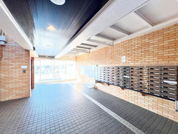 ハイラーク上大岡 エントランスホール