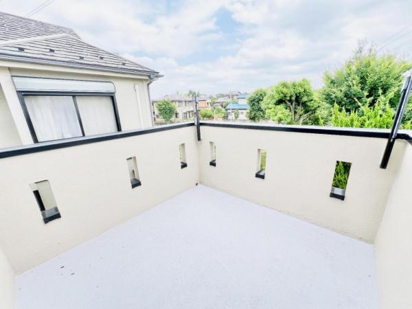 千葉市中央区生実町 中古戸建 バルコニー