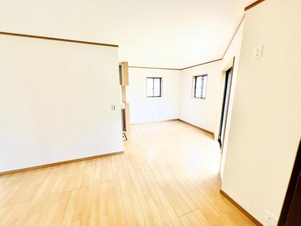 千葉市中央区生実町 中古戸建 ダイニングキッチン