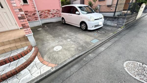 厚木市みはる野２丁目 中古戸建 駐車場