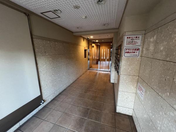 レーヴステージ府中緑町 エントランスホール