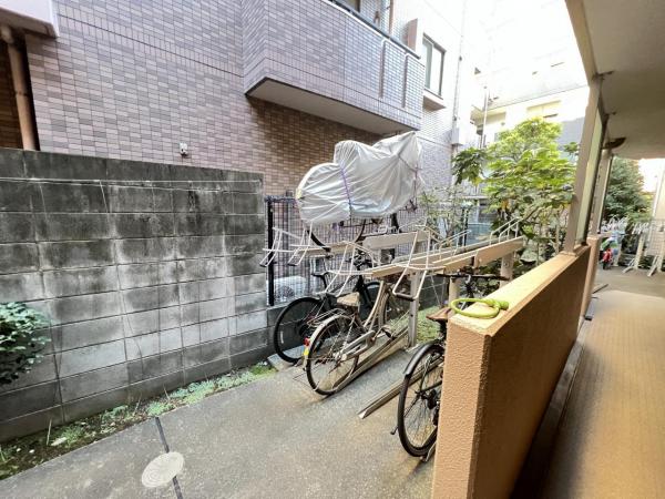 レーヴステージ府中緑町 駐輪場