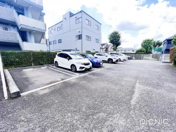 西国分寺ハイム 敷地内駐車場