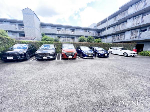 西国分寺ハイム 敷地内駐車場