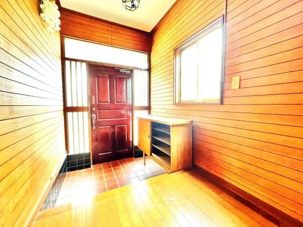 秦野市今泉 中古戸建 玄関