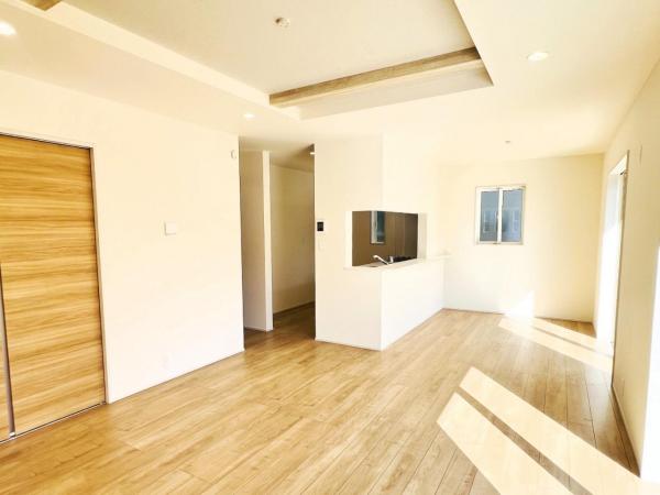 新築戸建 神奈川県横浜市金沢区六浦東３丁目 京急逗子線六浦駅 5,380万円