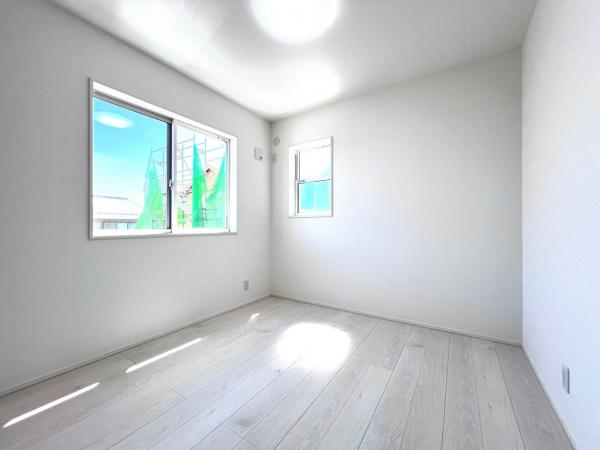 伊勢原市沼目４丁目 戸建 洋室