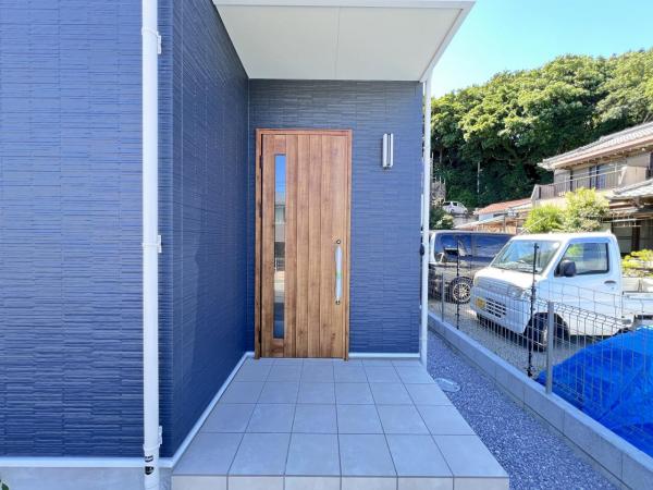 伊勢原市沼目４丁目 戸建 玄関