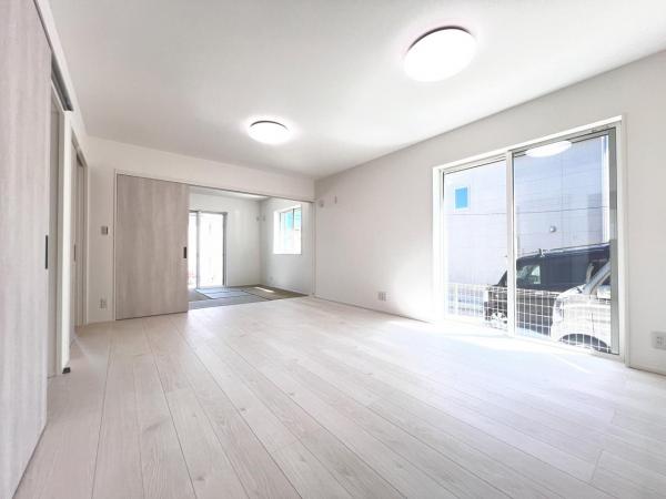 伊勢原市沼目４丁目 戸建 リビングダイニング