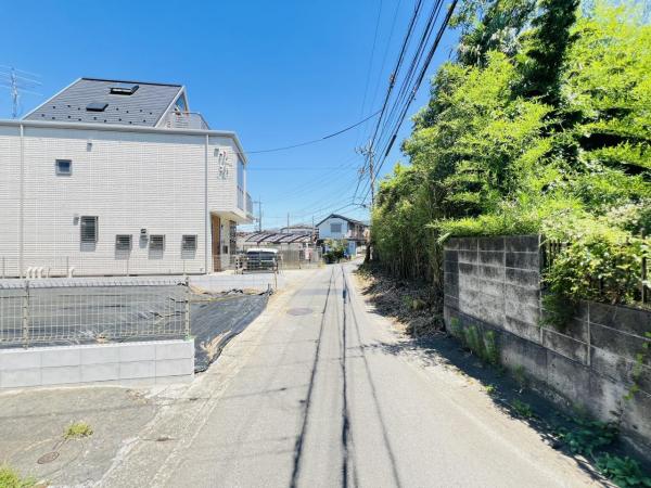 横浜市旭区下川井町 土地 前面道路含む現地写真