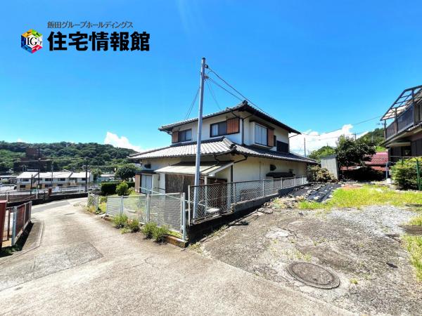 秦野市曽屋 中古戸建 前面道路含む現地写真