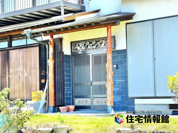 秦野市曽屋 中古戸建 玄関