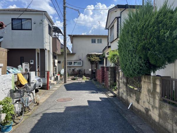 越谷市弥栄町4期 前面道路含む現地写真