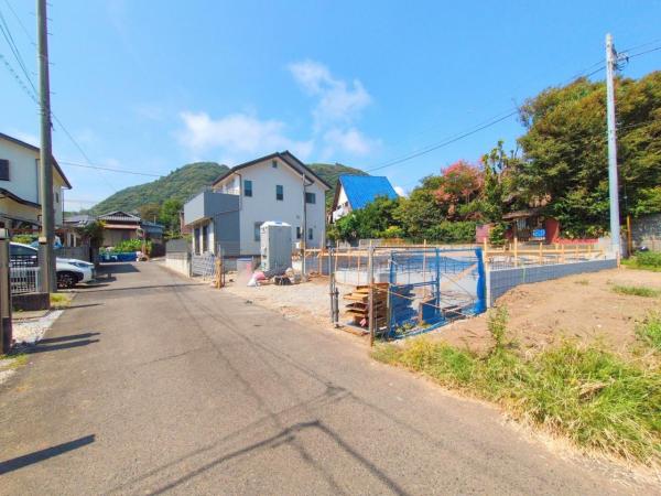 大磯高麗1丁目24ー1期 前面道路含む現地写真
