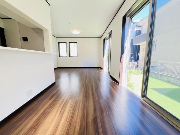 横浜市瀬谷区橋戸３丁目 中古戸建 リビングダイニング