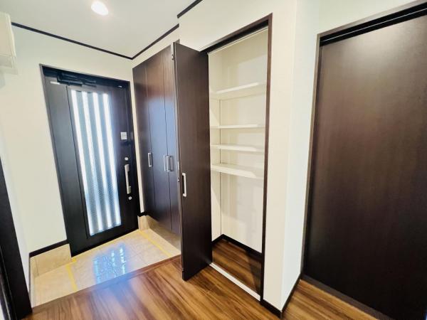 横浜市瀬谷区橋戸３丁目 中古戸建 玄関