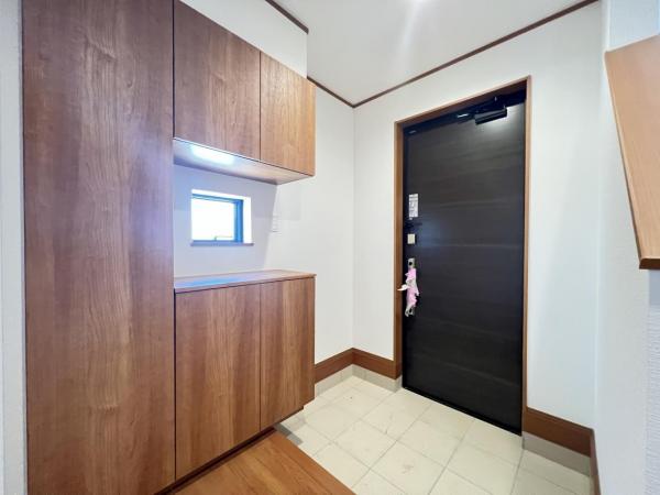 綾瀬市深谷中６丁目 戸建 玄関